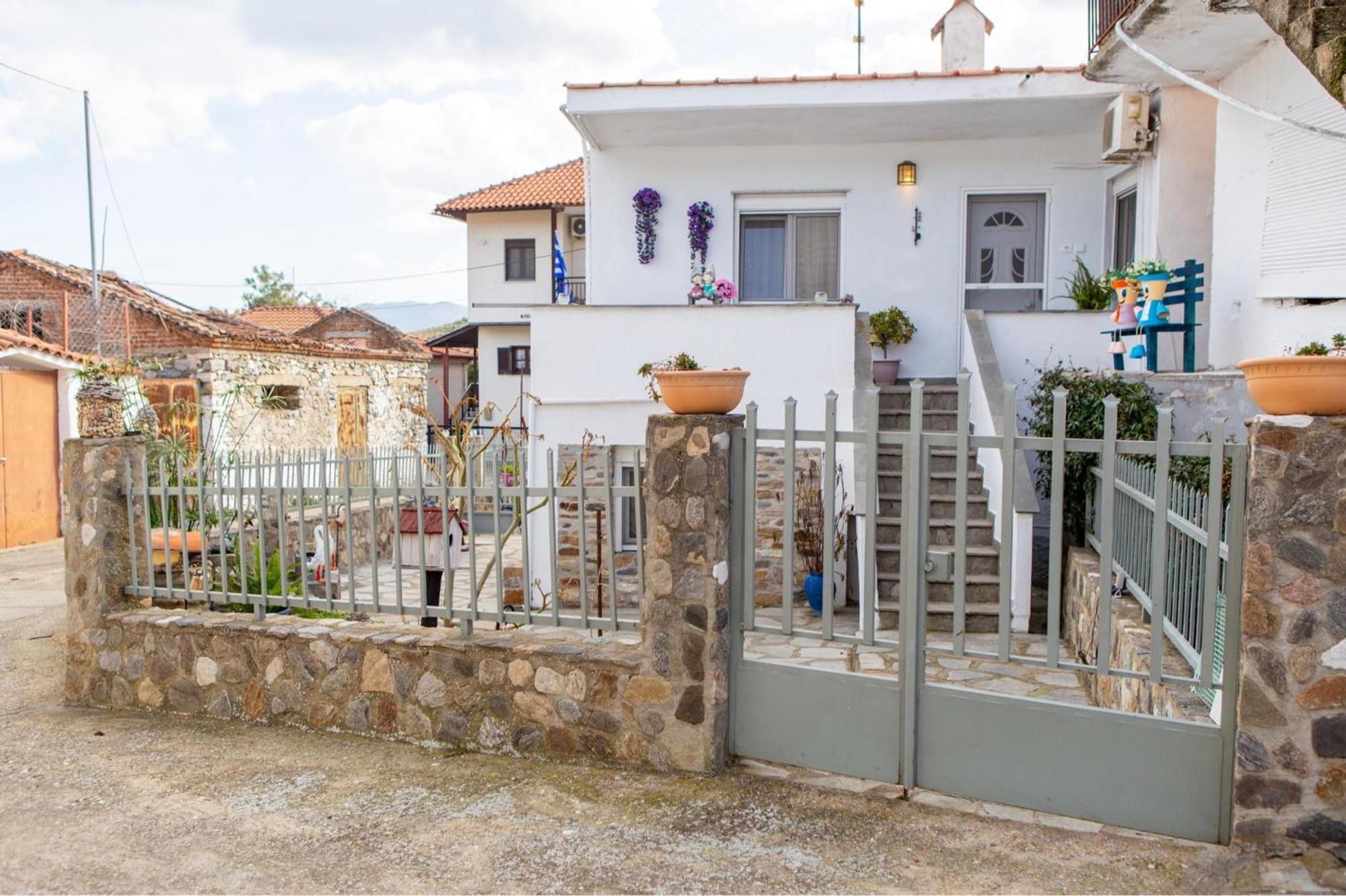 Titika House Guest House Nea Vrasna Exterior photo